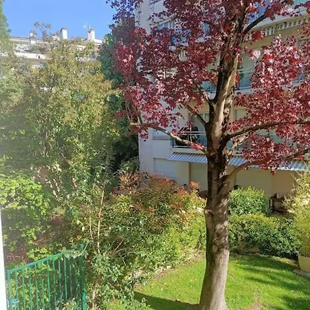 Paris 1 *